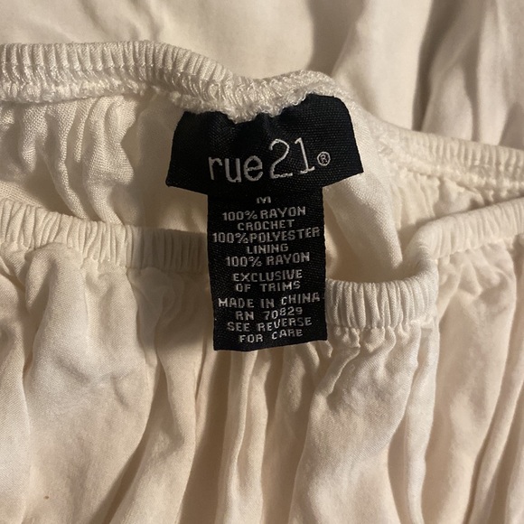 Medium White Off Shoulder Dress - Picture 3 of 3